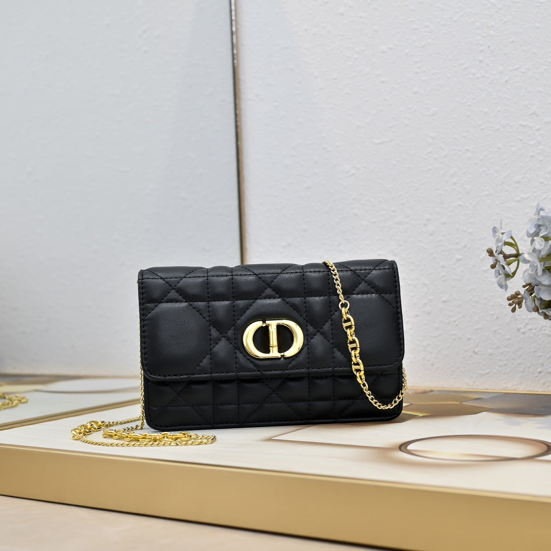 2WD2BDE Stylish leather bag