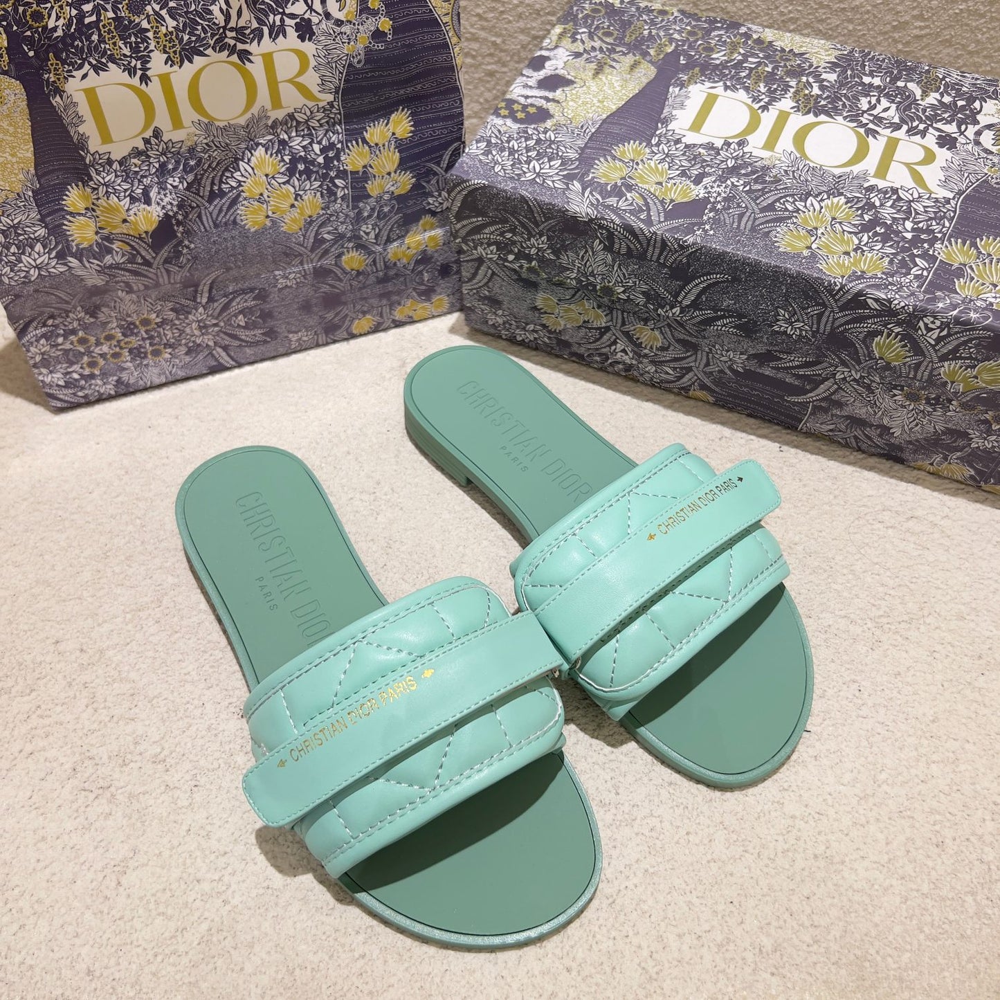 14D79ZDE Stylish Slippers