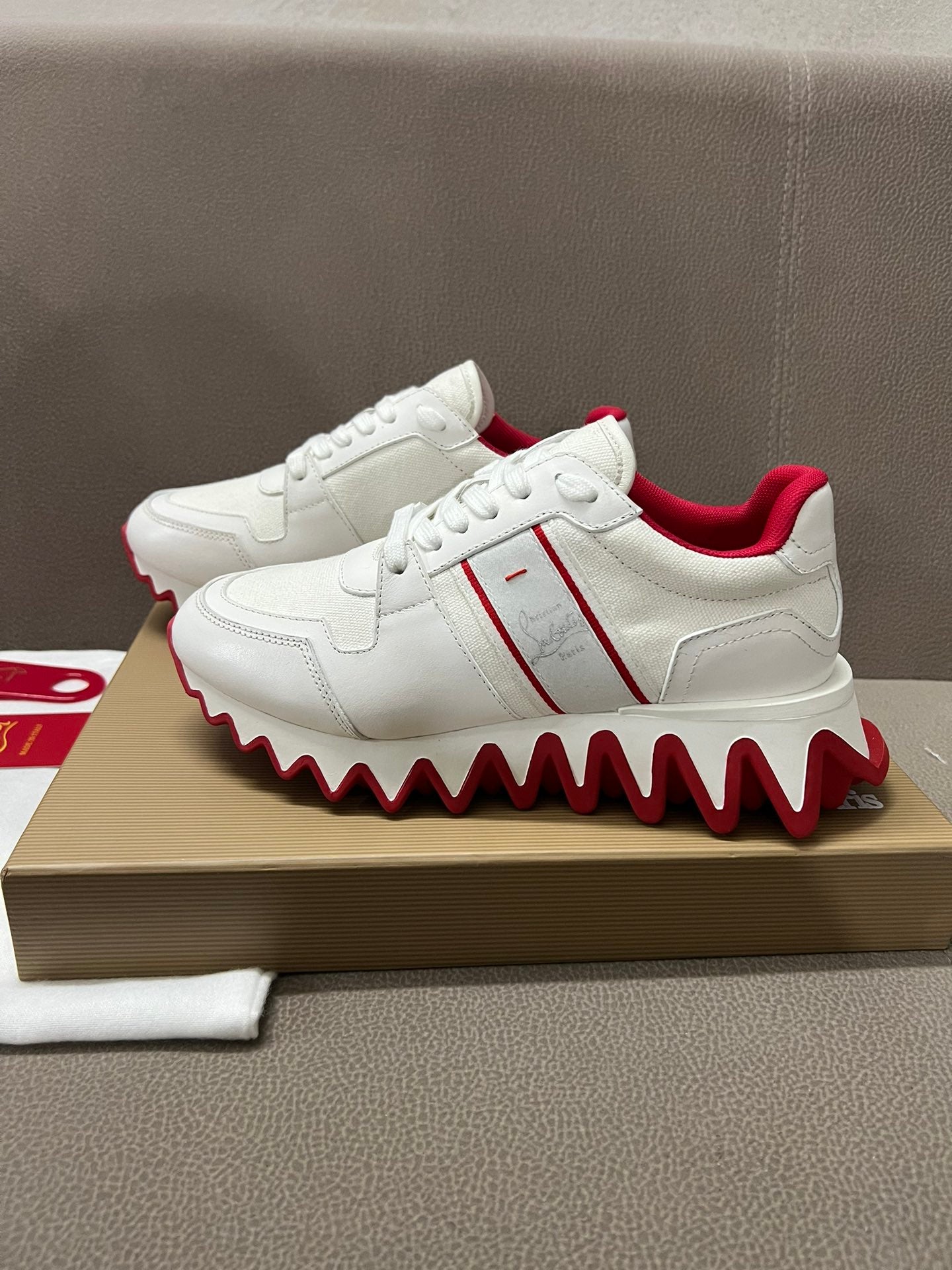 275NA15ZDE Stylish sneakers