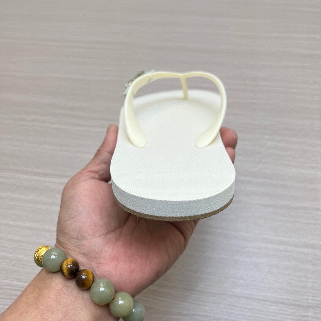 54A162ZDE Stylish slippers