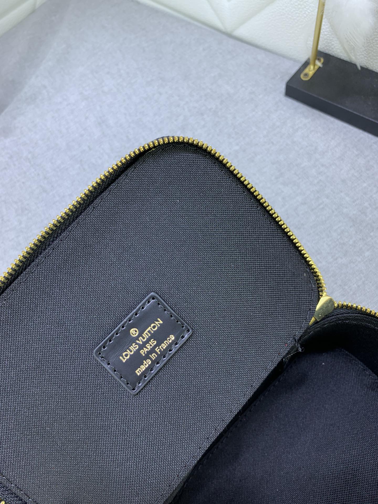 1XE272BDE Stylish leather bag 