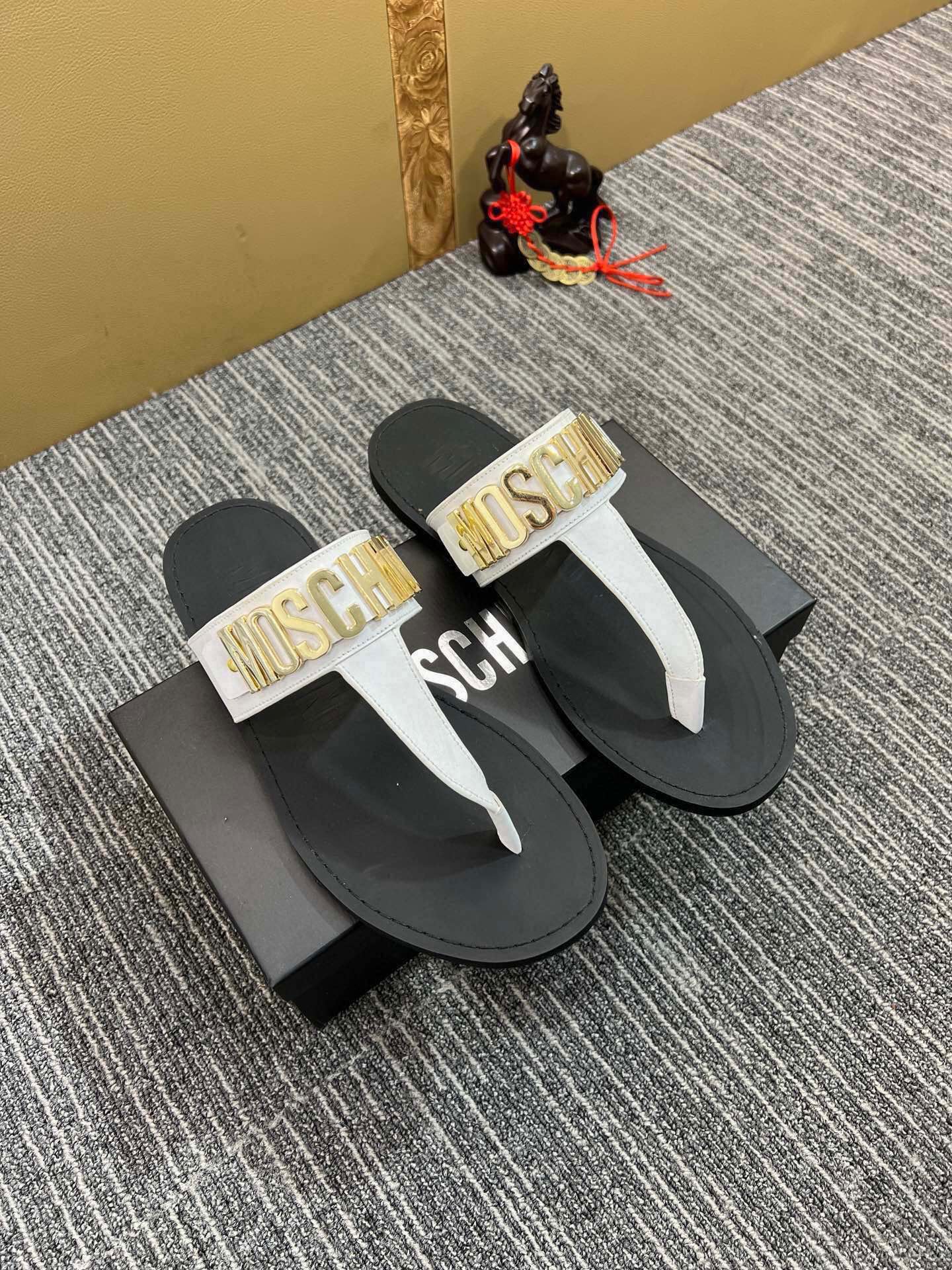 54A118ZDE Stylish slippers