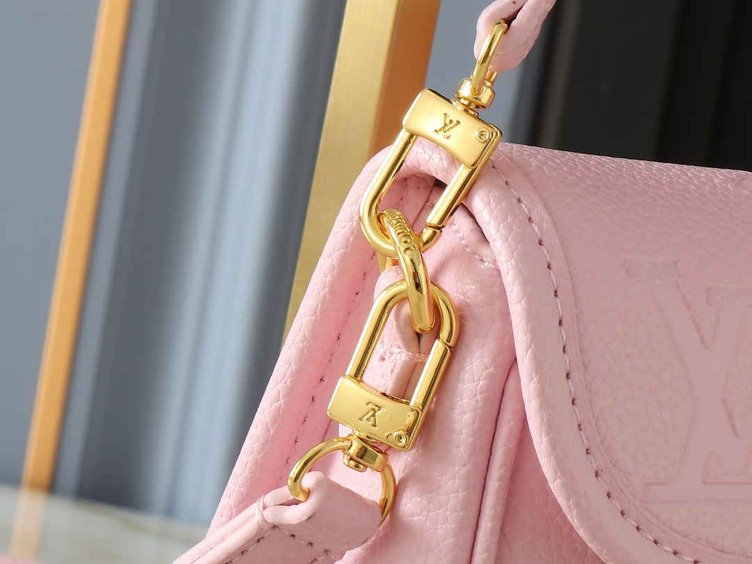 15XE3BDE Stylish leather bag