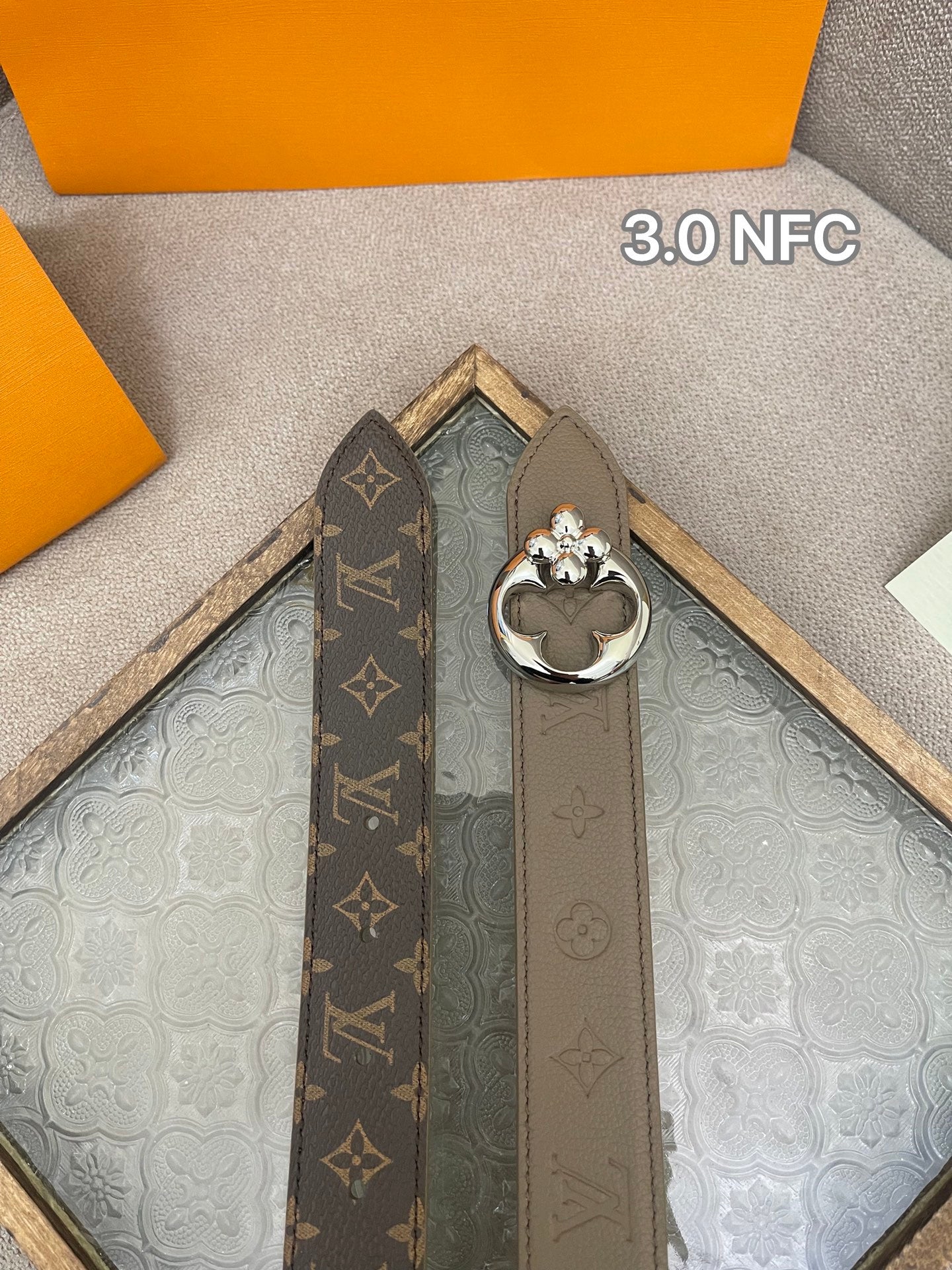 255RE10PDE Stylish  High quality belt With full package