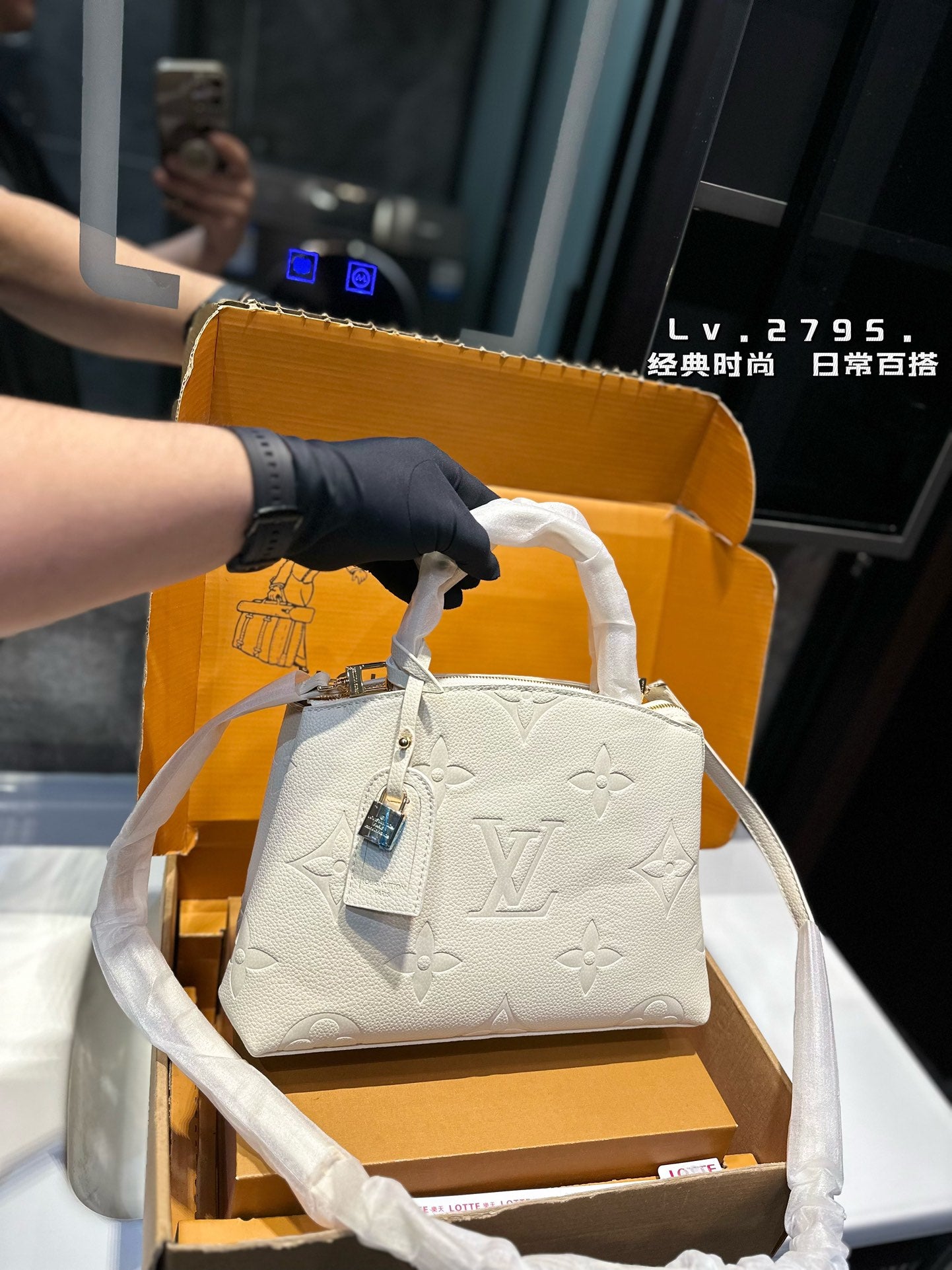 6EX15BDE Stylish leather bag