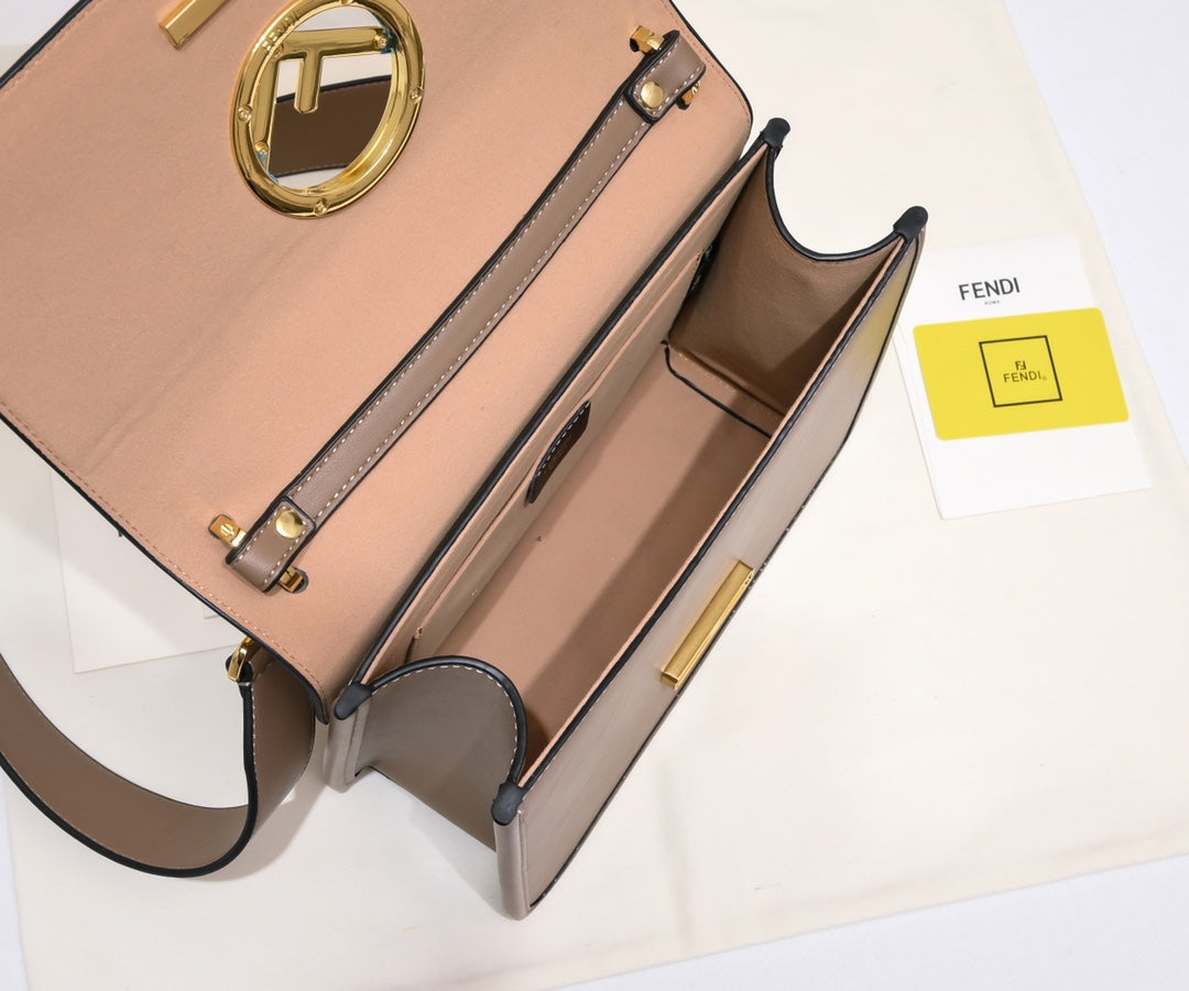 1XF90BDE Stylish leather bag 