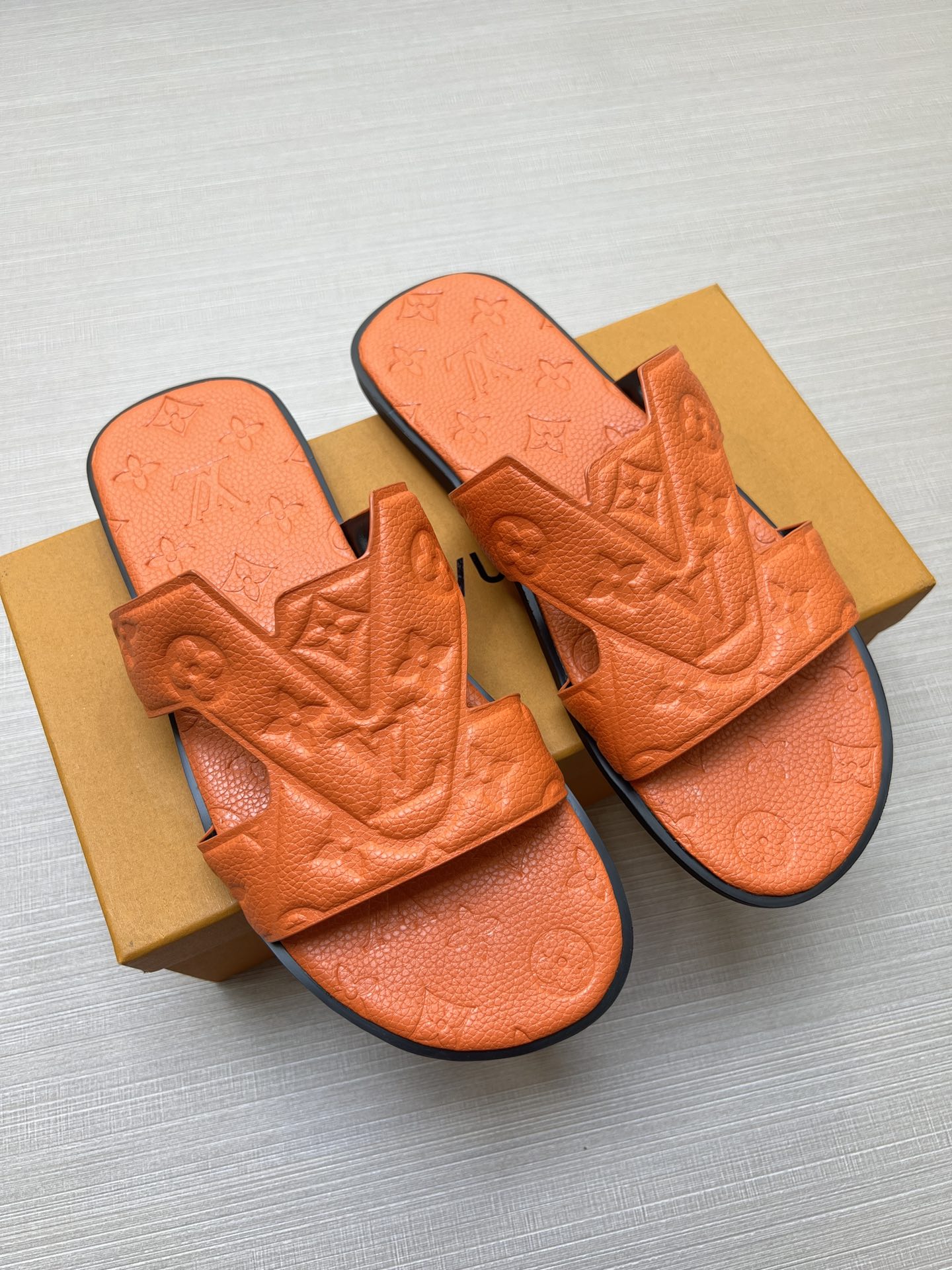 54E34ZDE Stylish slippers