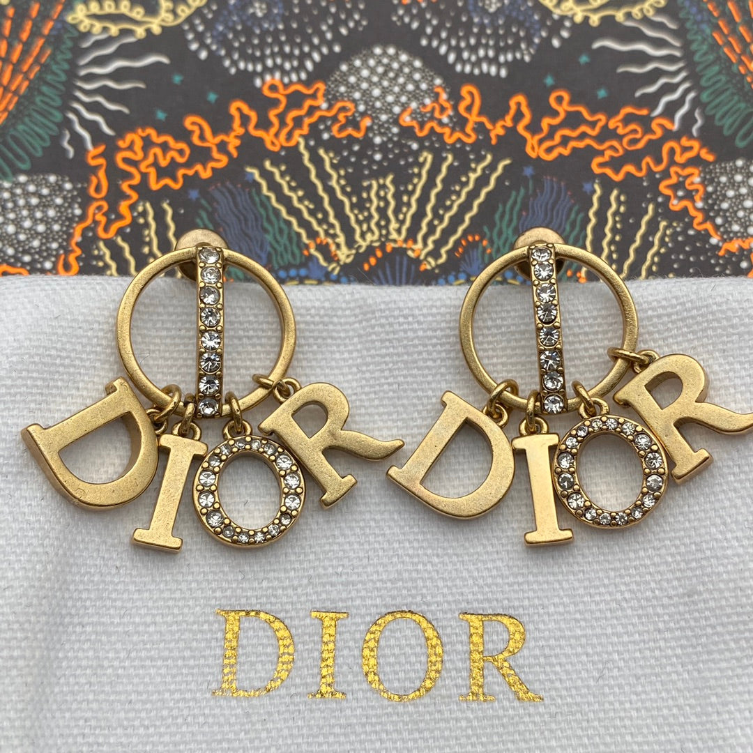 1YD471EDE Stylish Earrings