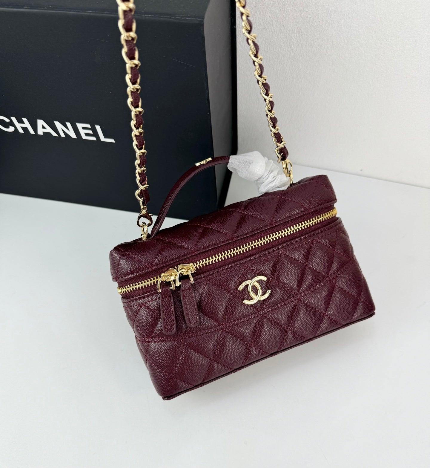 155QC3BDE Stylish leather caviar bag