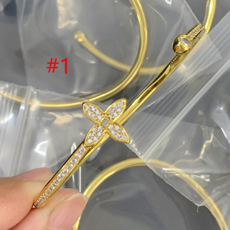 84E63KDE Stylish Bracelets