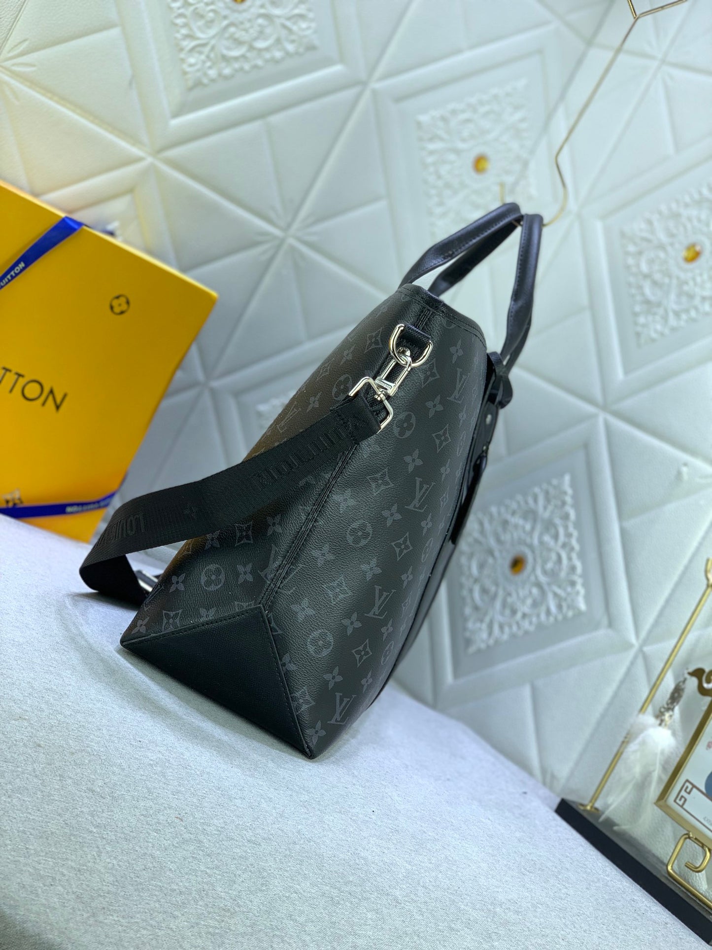 2XE350BDE Stylish leather bag 