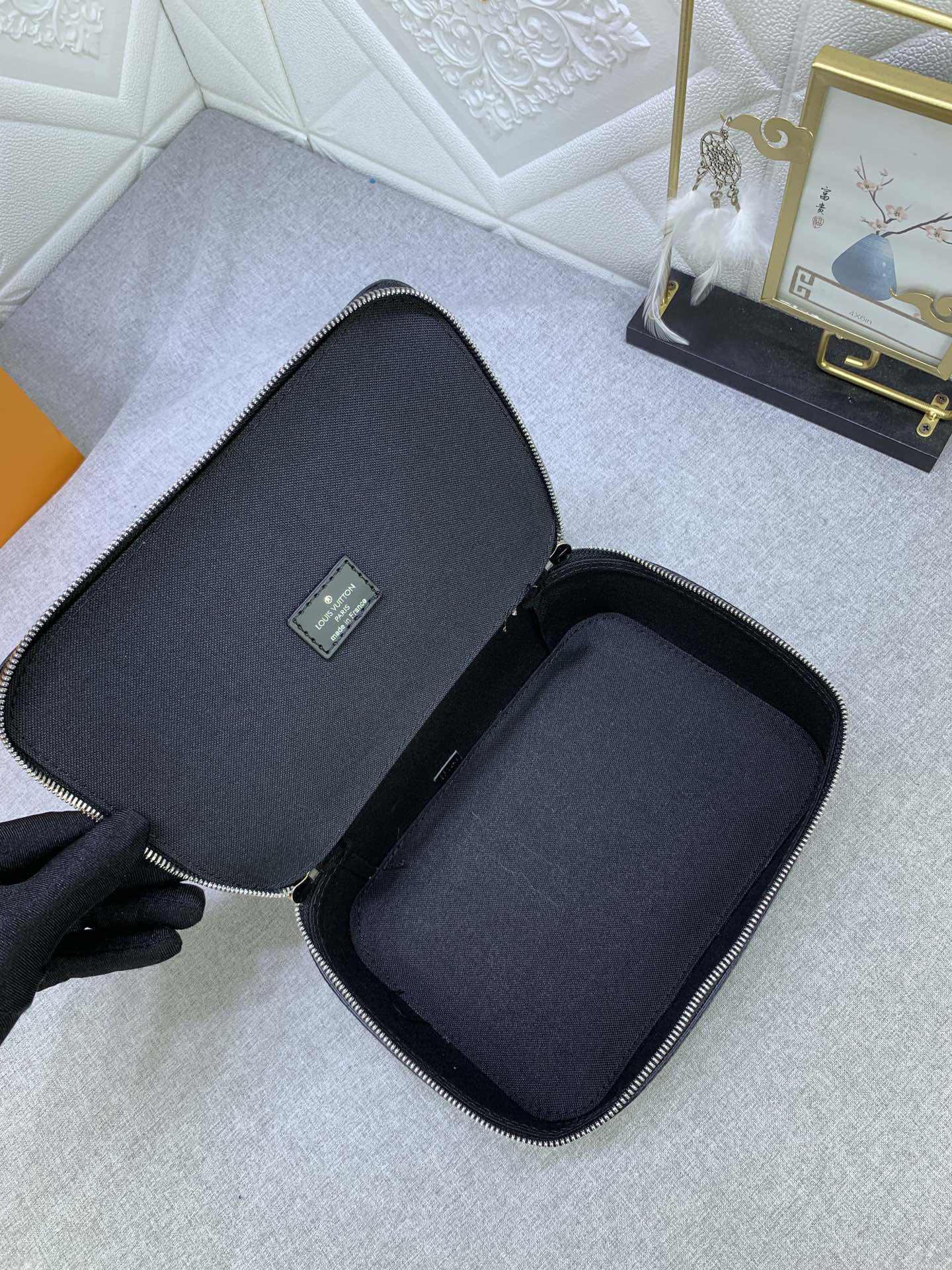 1XE272BDE Stylish leather bag 