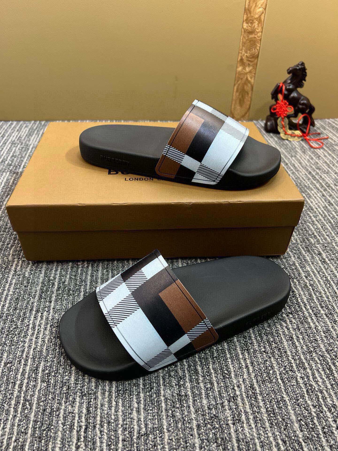 535ZR258ZDE Stylish Slippers