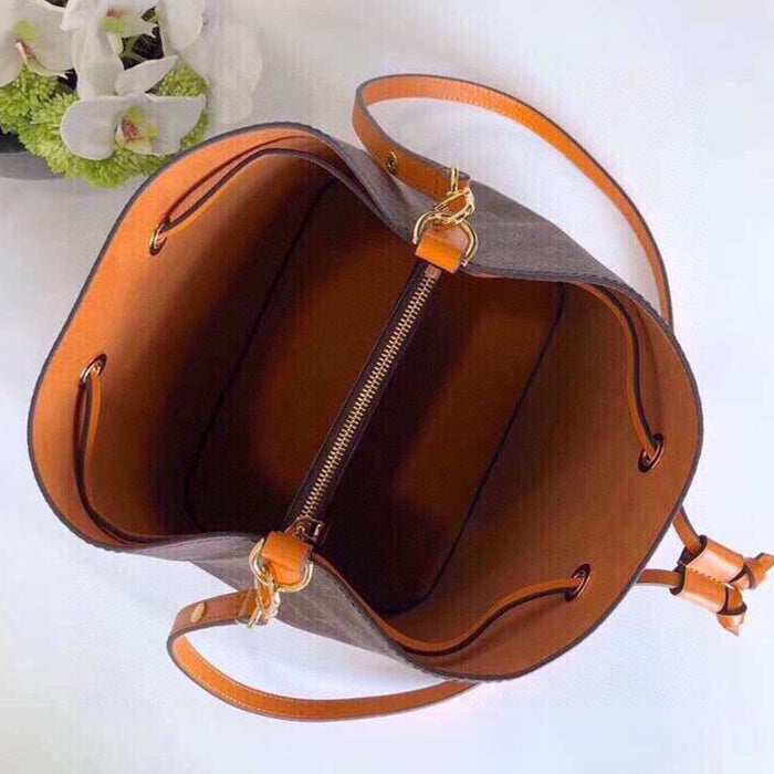 3E81BDE Stylish leather bag 