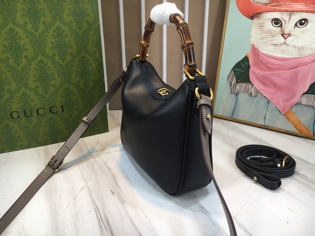 15RB117BDE Stylish leather bag