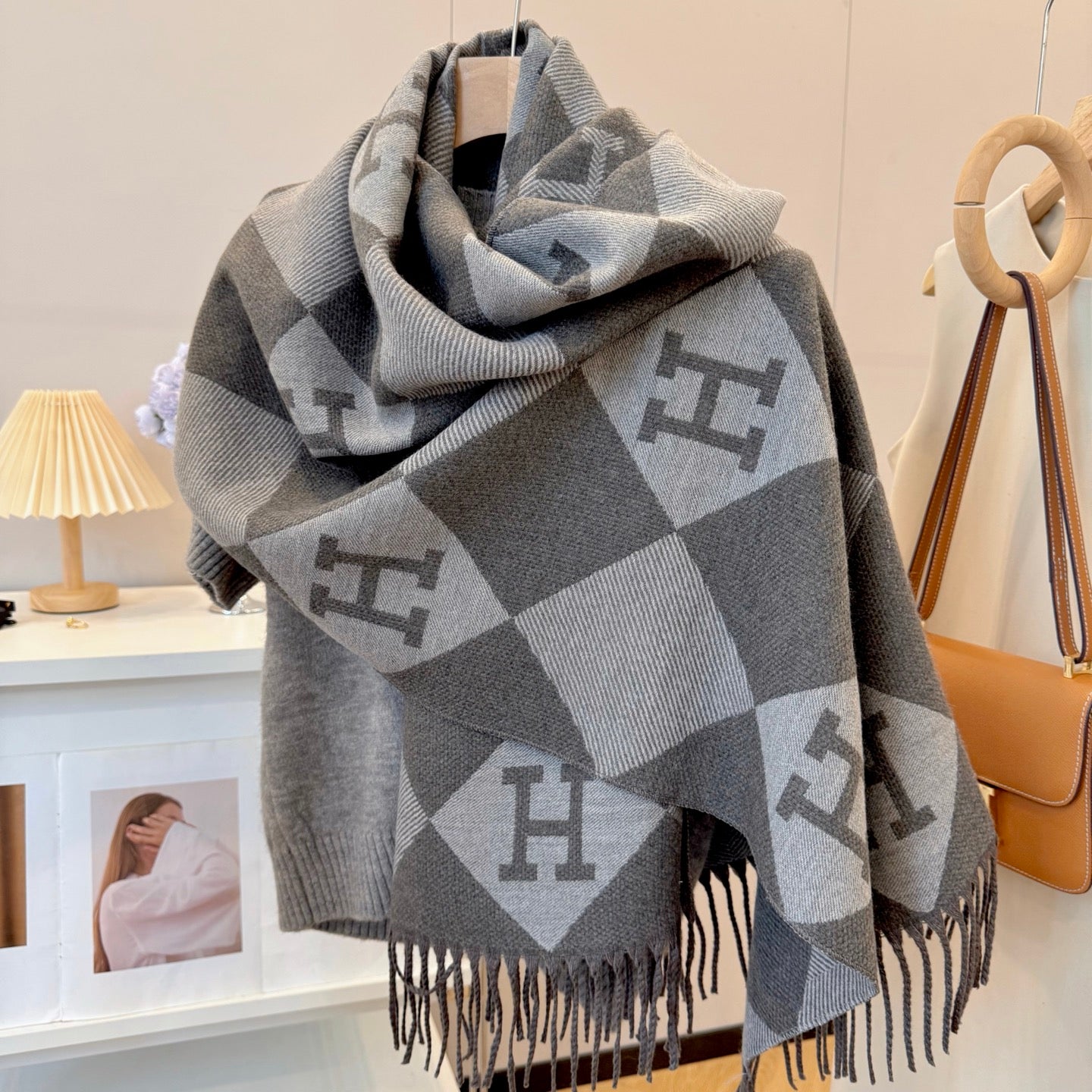 185ZH36WDE Stylish Winter Scarves