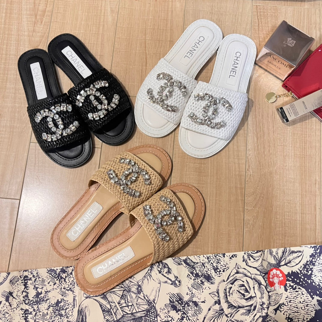 14C68ZDE Stylish slippers