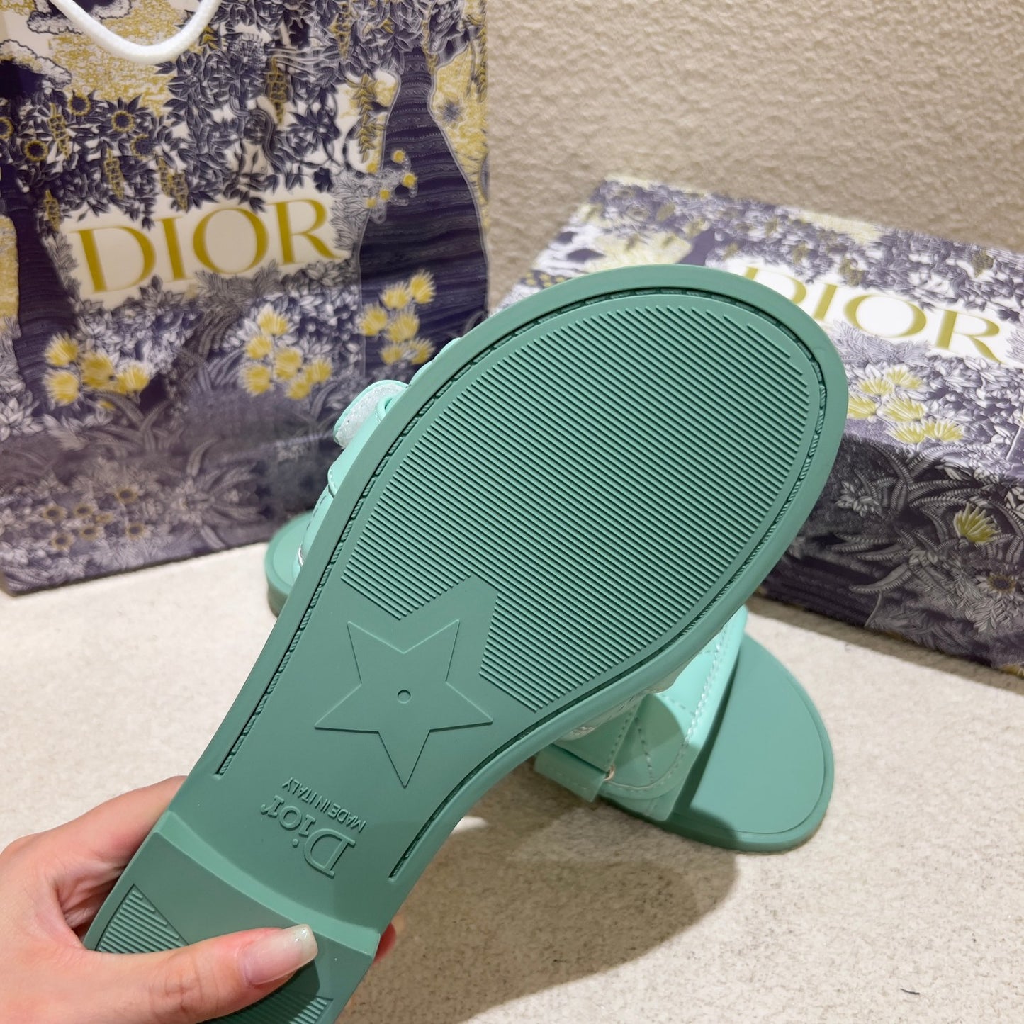 14D79ZDE Stylish Slippers