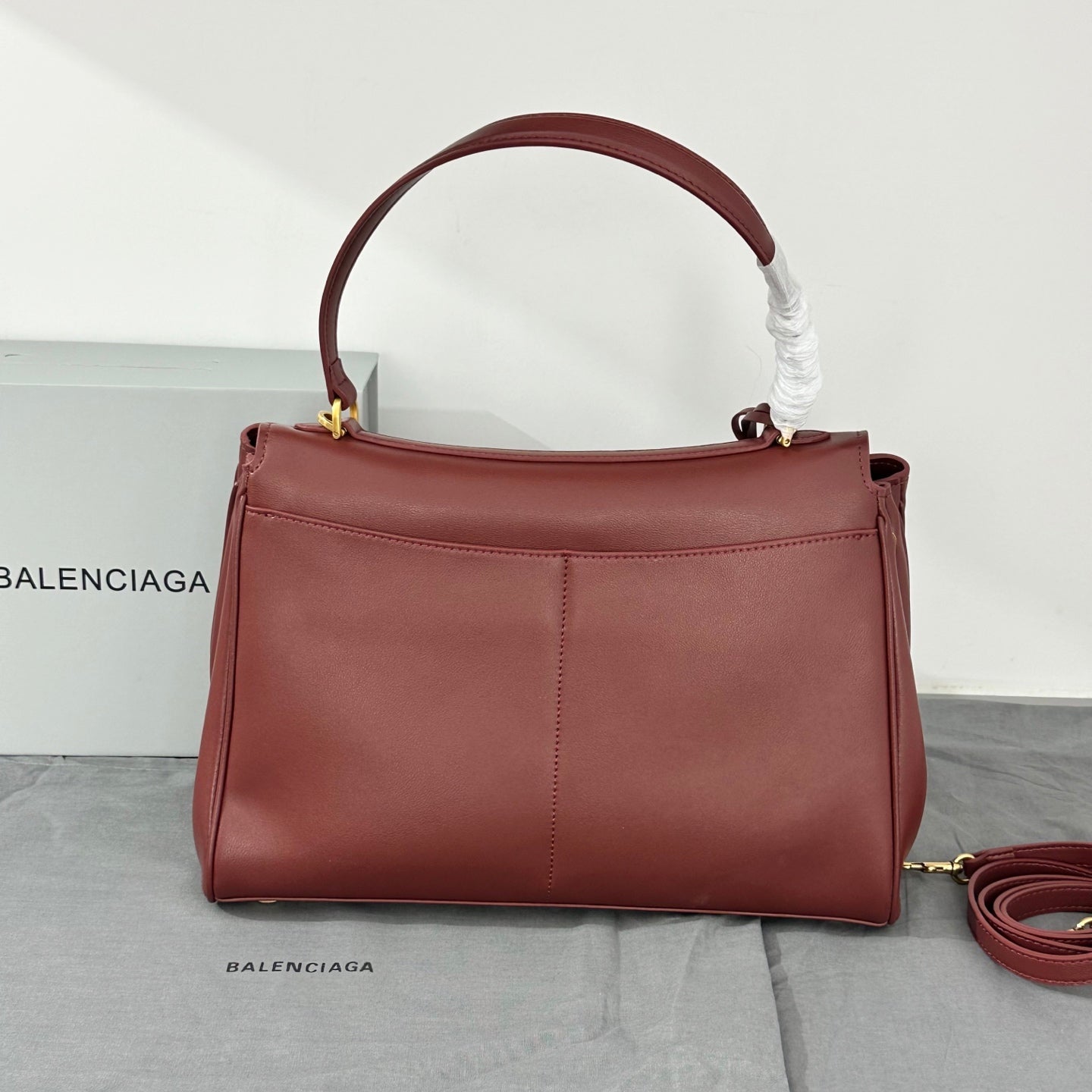 155NJ56BDE Stylish leather bag