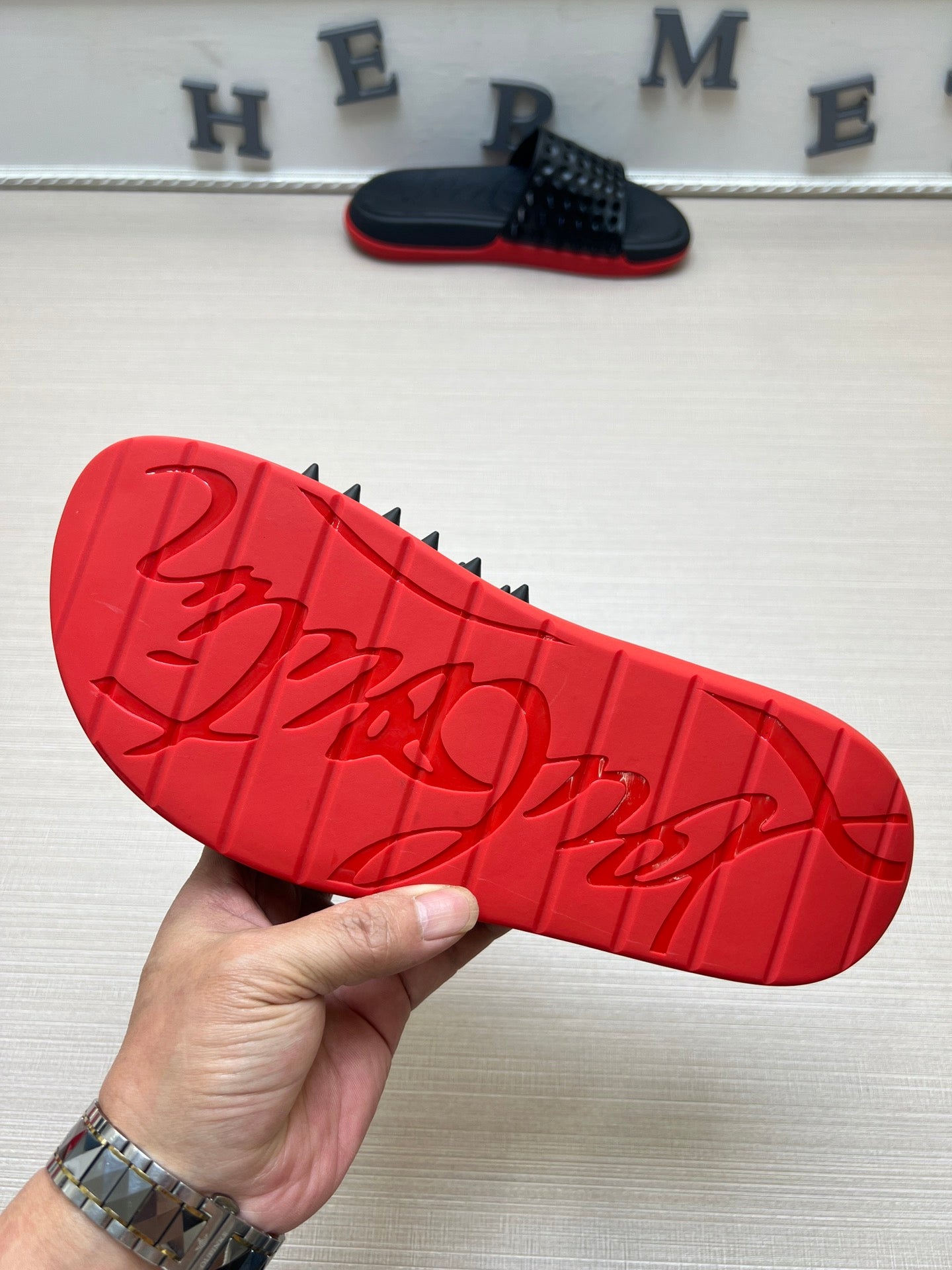54A18ZDE Stylish slippers