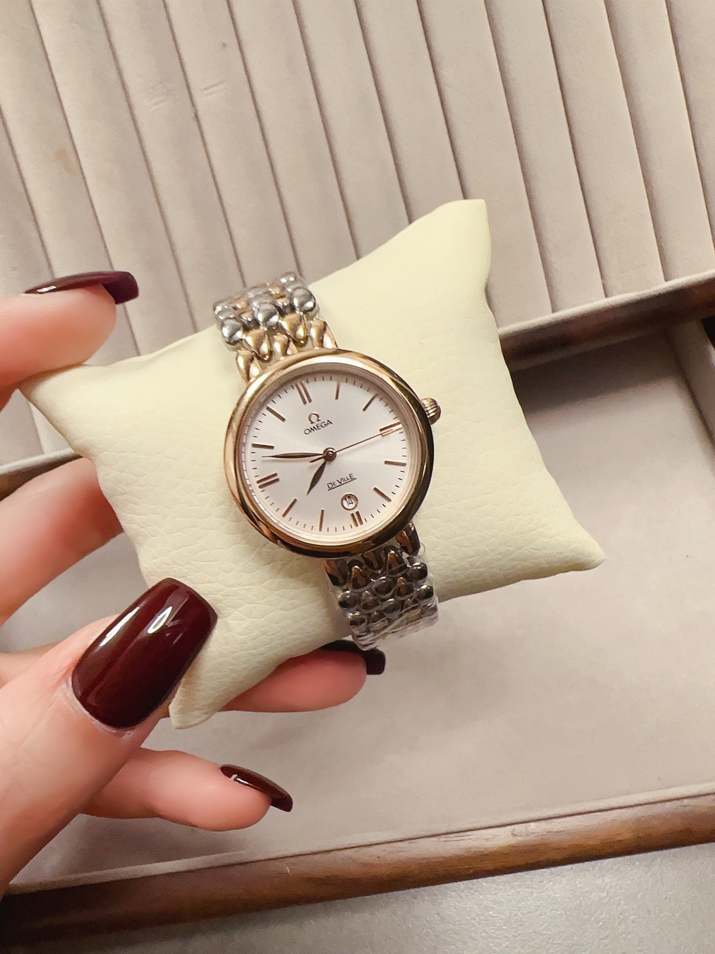 255RA36LDE Stylish Watches