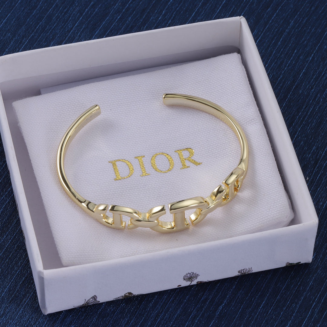 14D1067KDE Stylish Bracelets