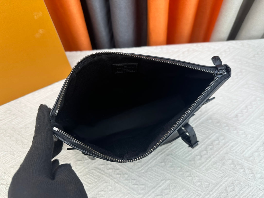 1XE398BDE Stylish leather bag
