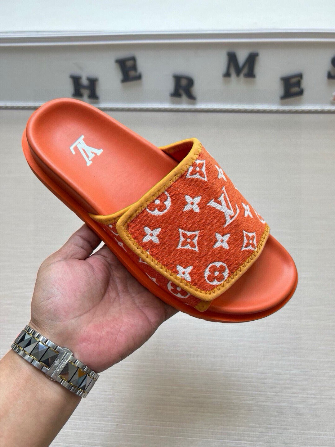 5QE4ZDE Stylish Slippers