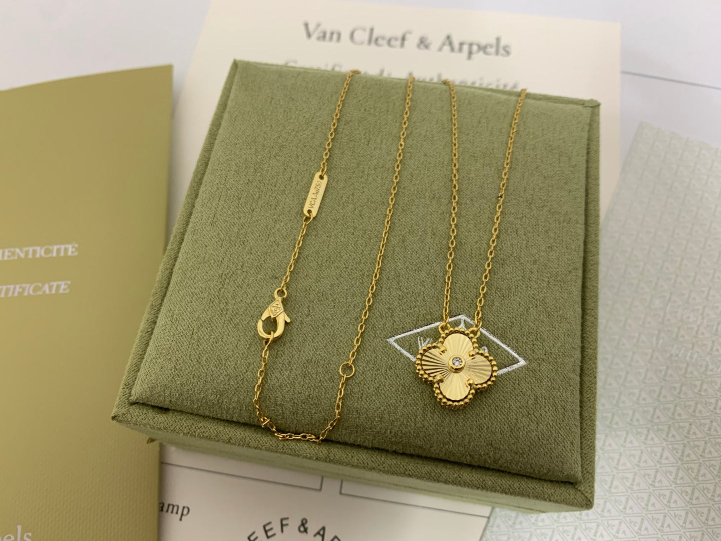 5XVA185XDE Stylish 1 flower necklace