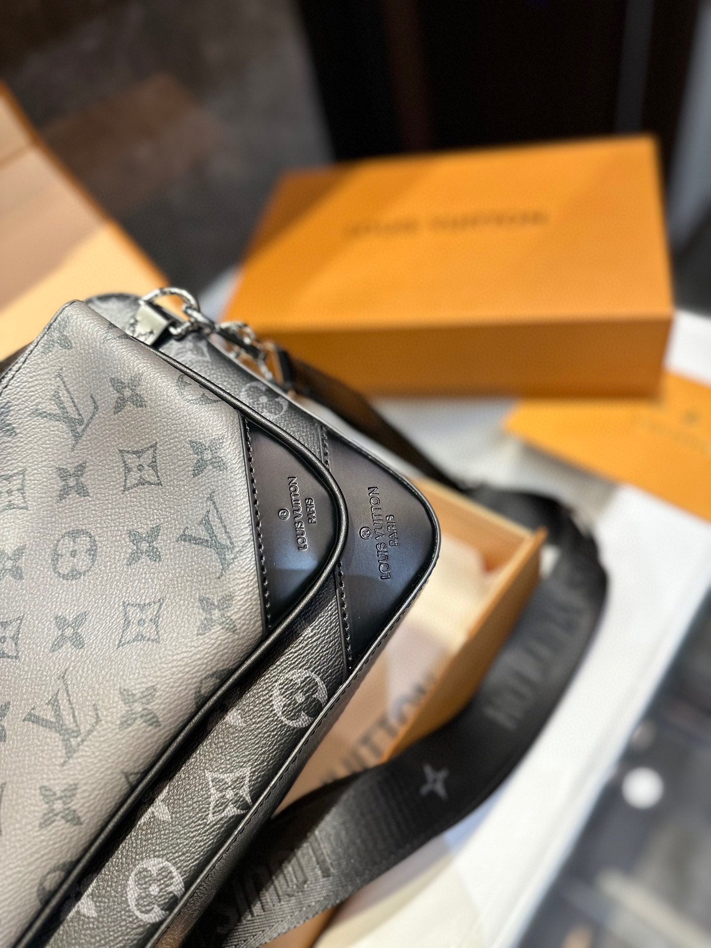 6XE232BDE Stylish leather bag 