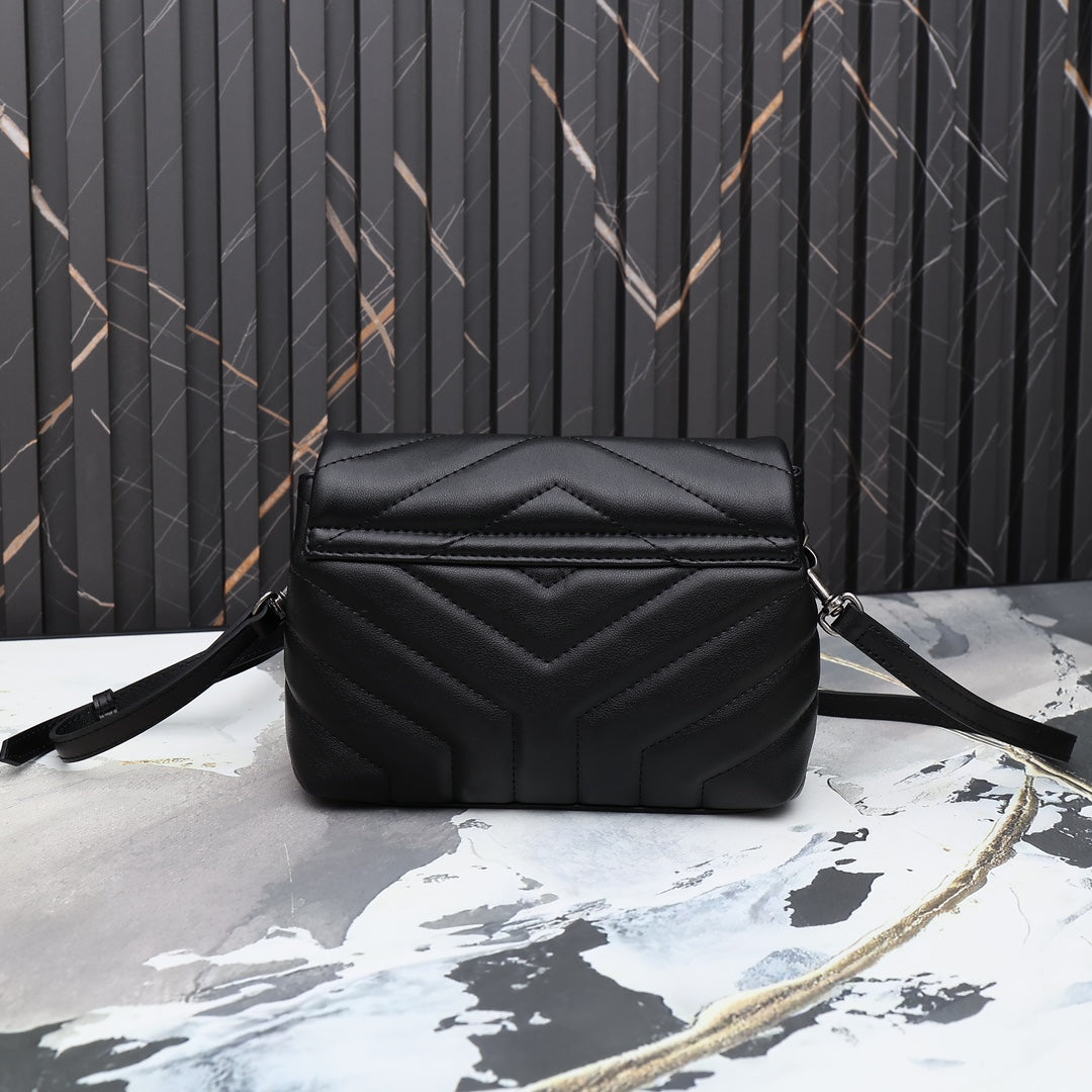 1XSL267BDE Stylish leather bag 