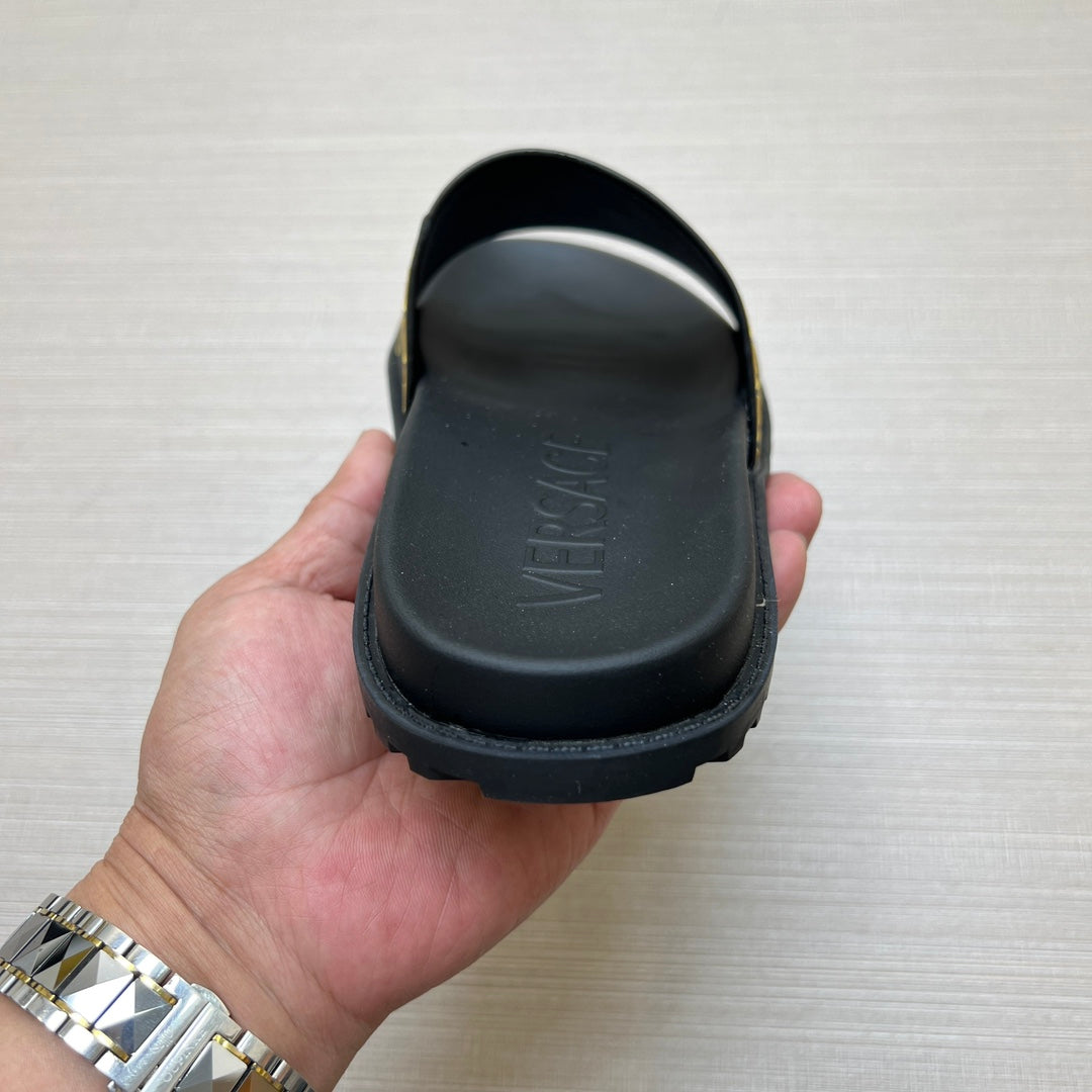 54V53ZDE Stylish slippers