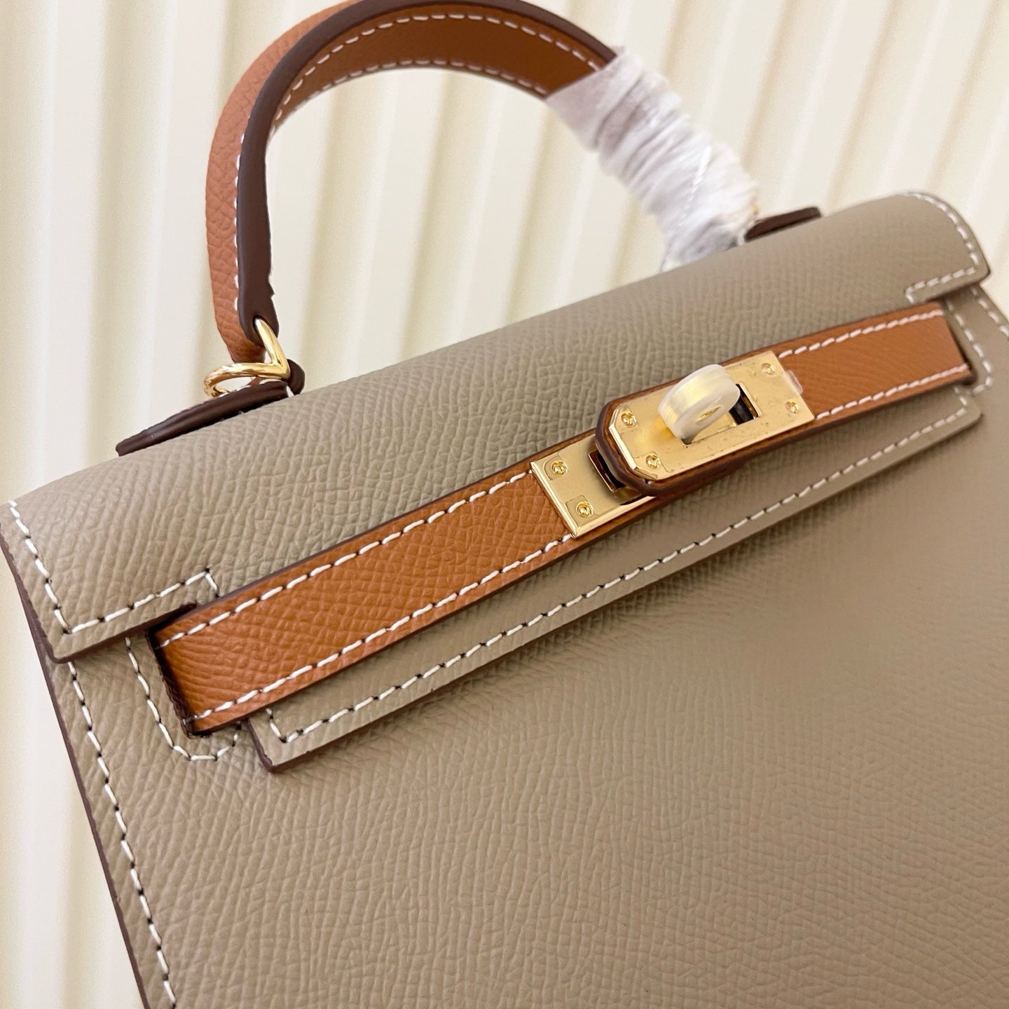 2WH25BDE Stylish leather bag