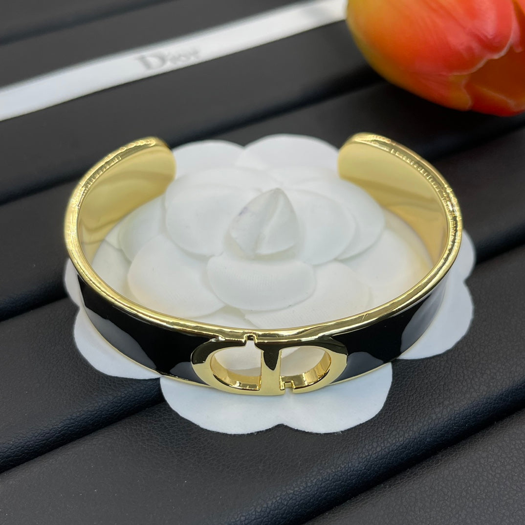 14D671KDE Stylish Bracelets