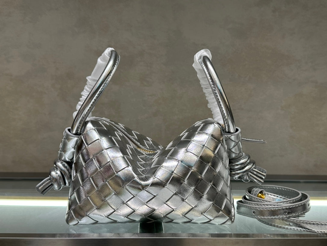 1XA84BDE Stylish leather bag