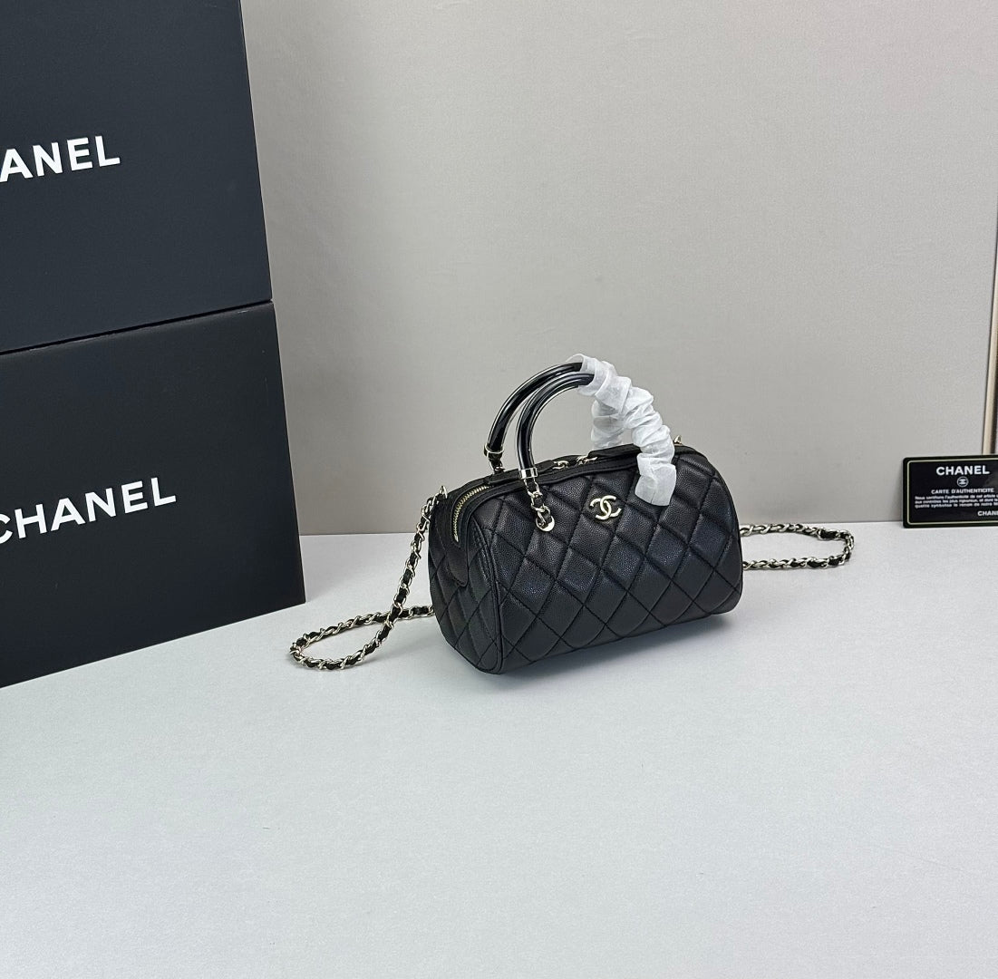 15RC55BDE Stylish leather bag
