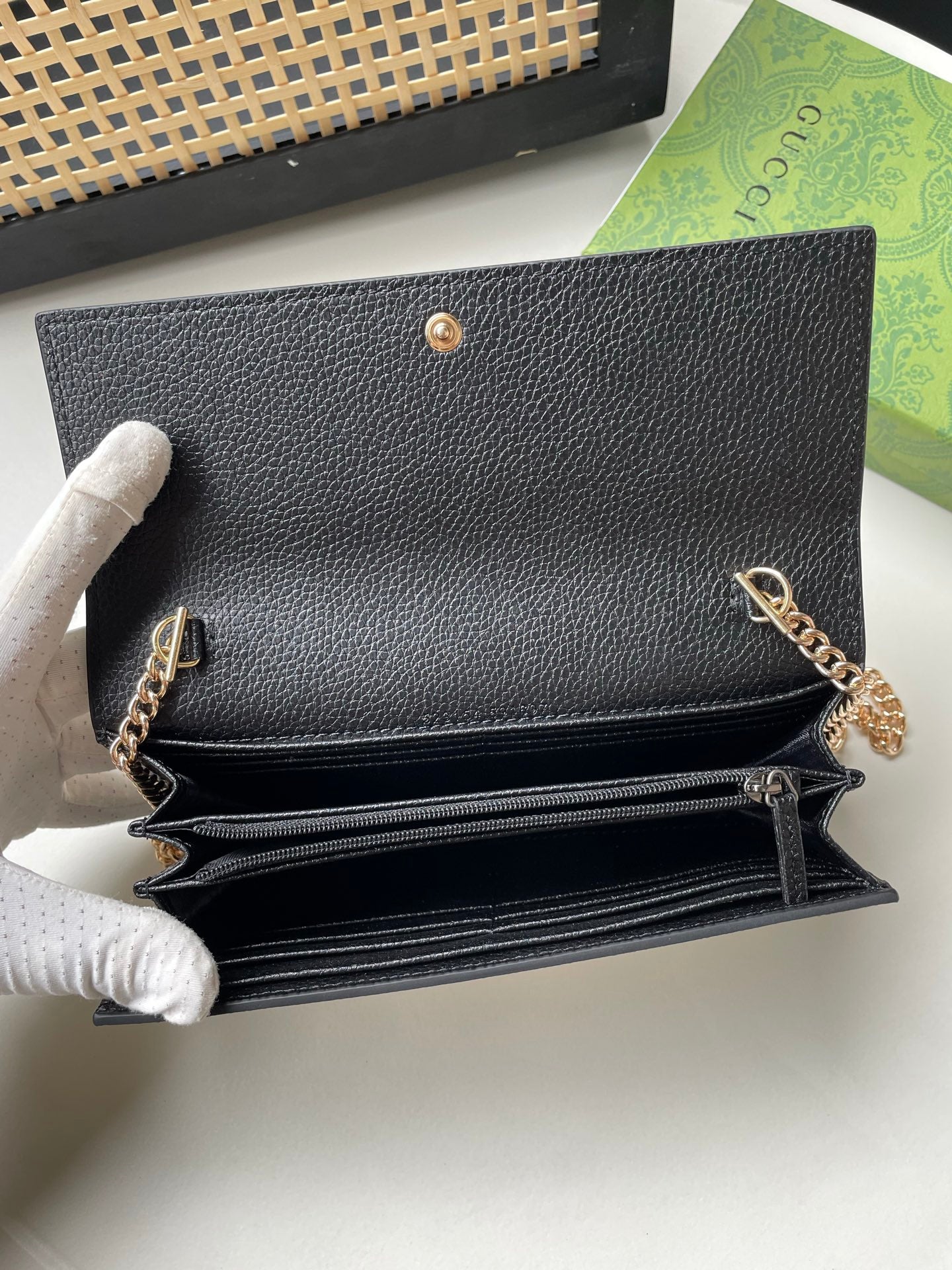 15RB71BDE Stylish leather bag