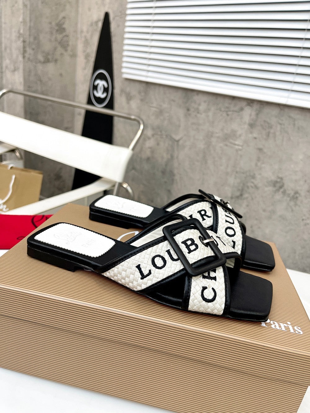 J4A43ZDE Stylish leather Slippers