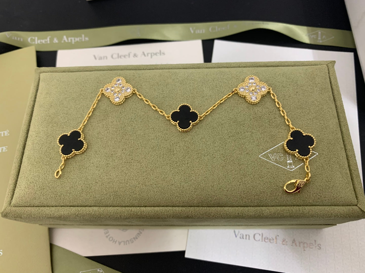 5XVA179KDE Stylish bracelets 5 flowers normal size1.5cm flower