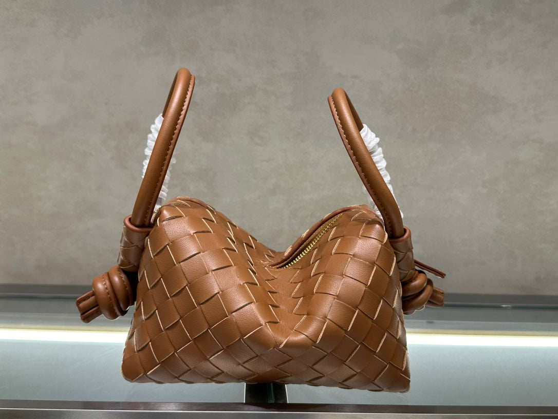 1XA84BDE Stylish leather bag