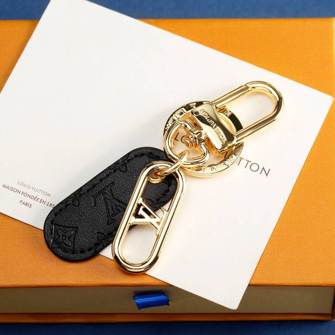14E12ADE Stylish key closure