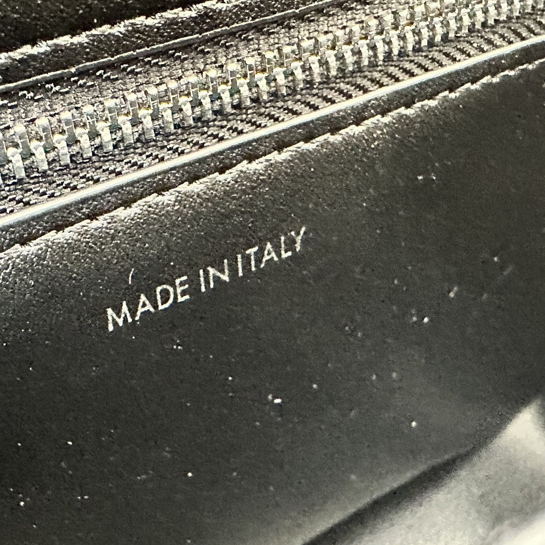 1WN61BDE Stylish leather bag