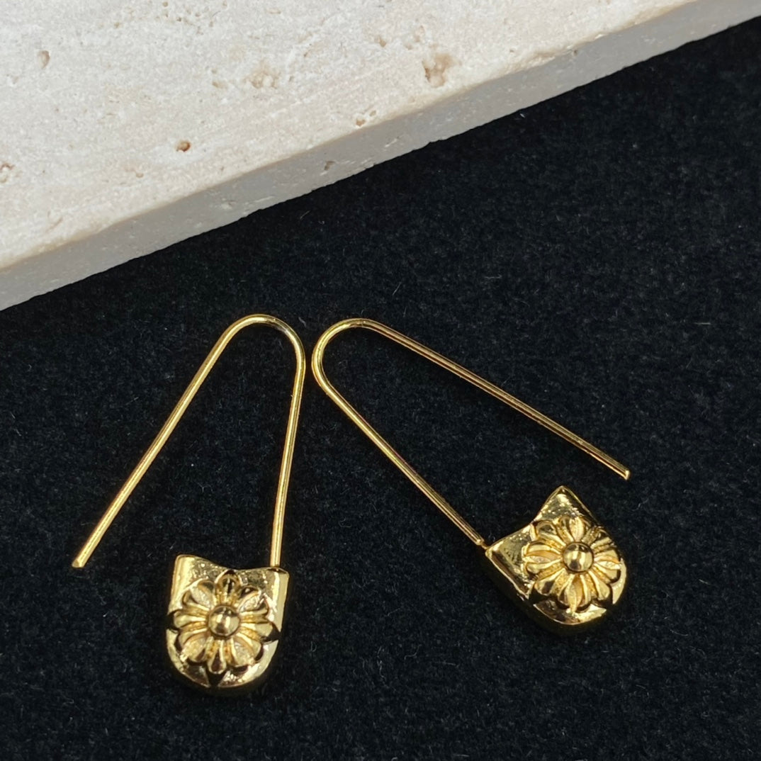 15QA5EDE Stylishr Earrings