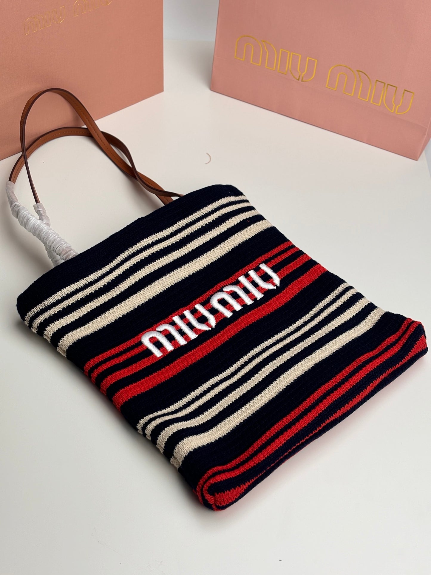 1XA77BDE Stylish Woven Bag