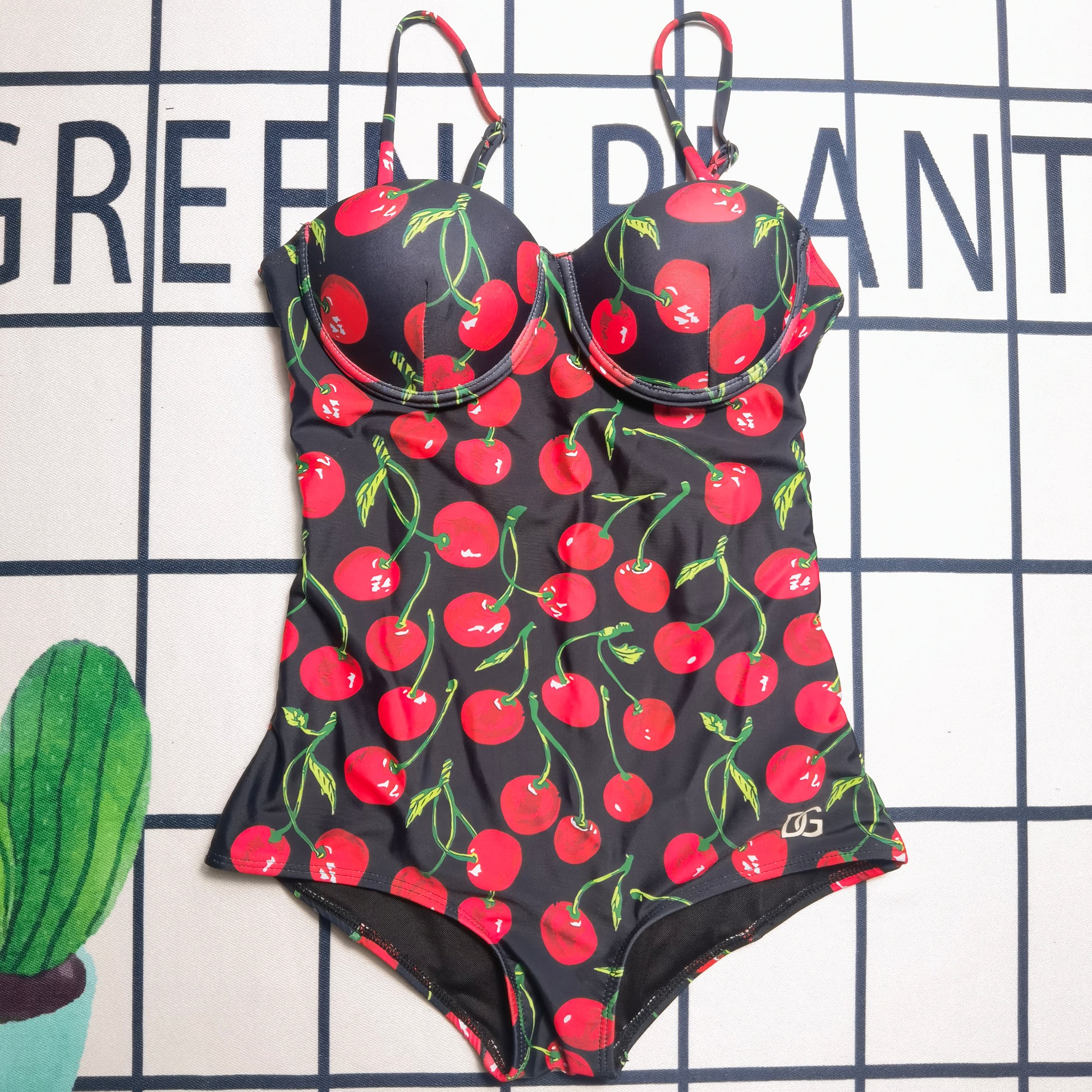 14A278YDE Stylish Bikini swimsuit