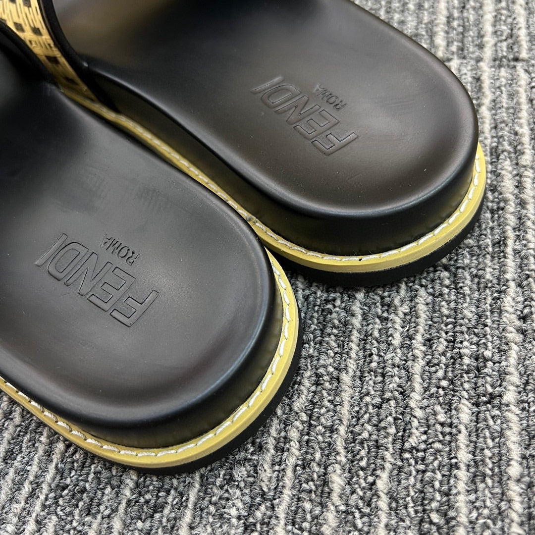 5XF104ZDE Stylish Slippers