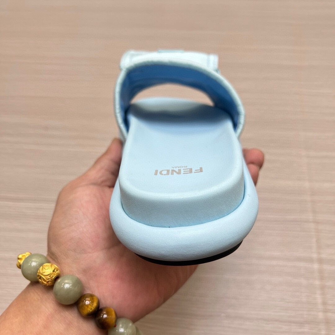 54F125ZDE Stylish slippers