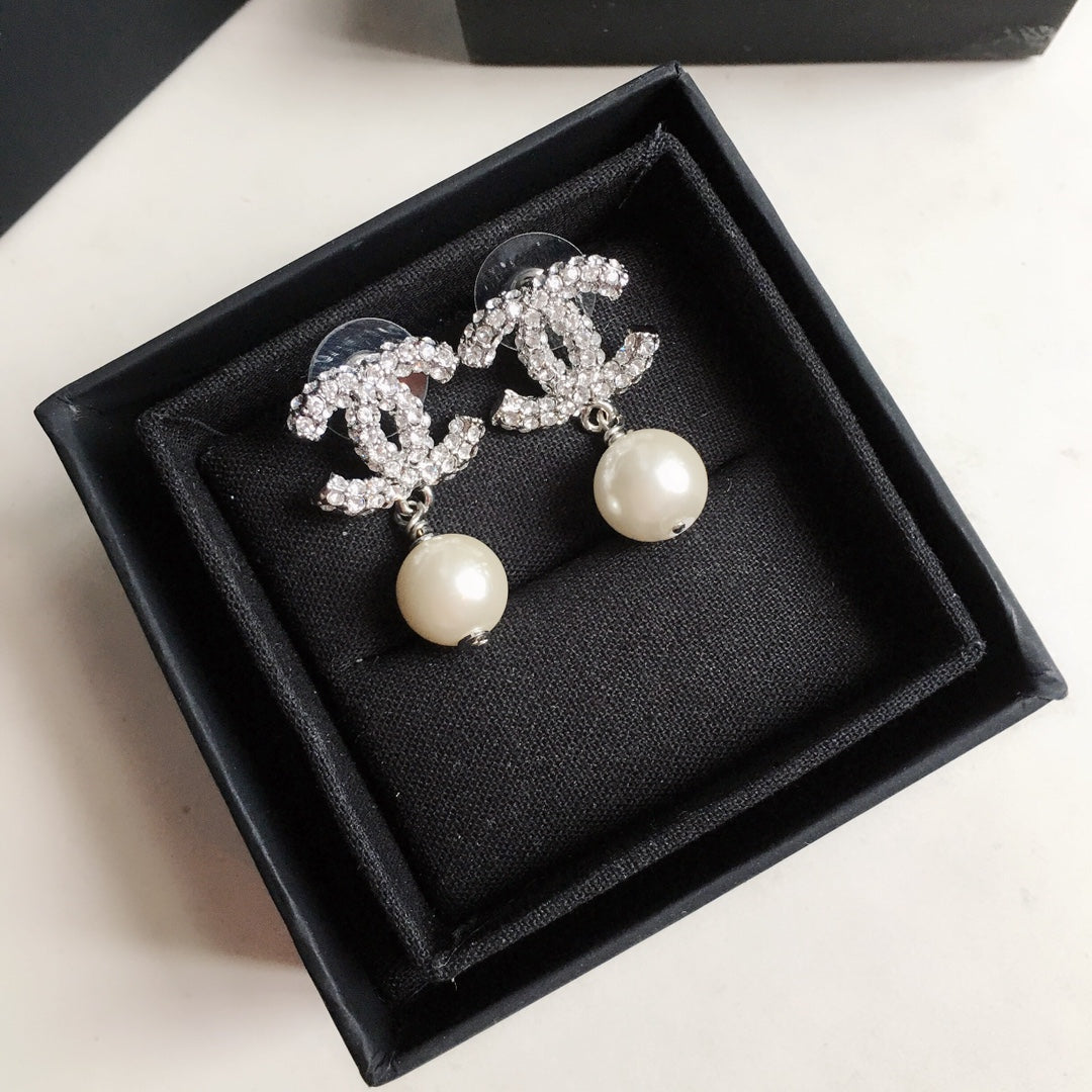 14C43EDE Stylish Earrings