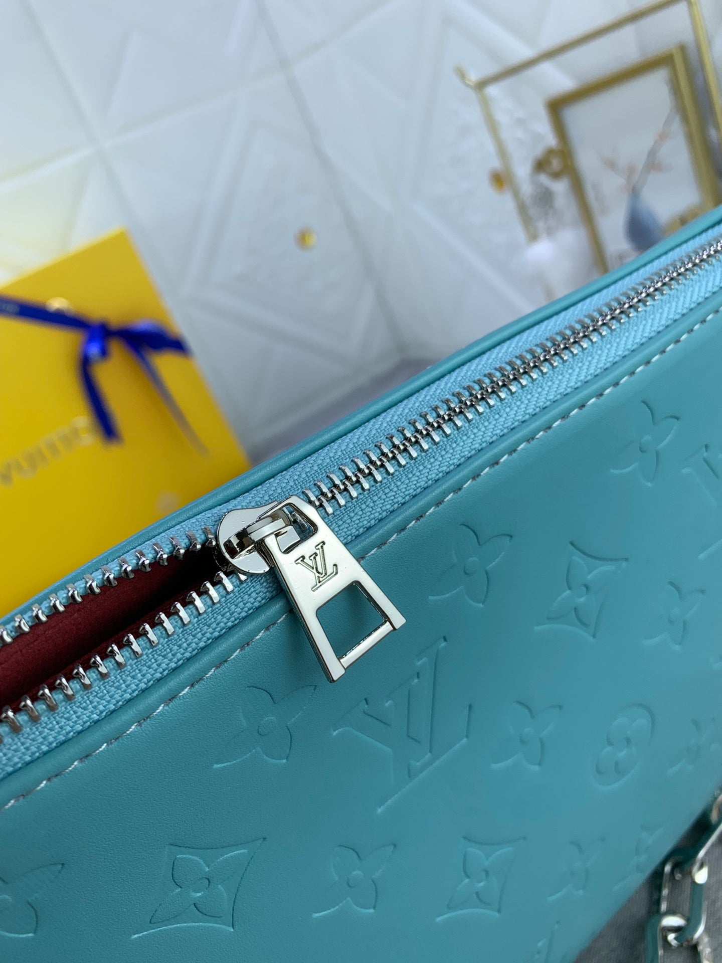 2XE40BDE Stylish leather bag 