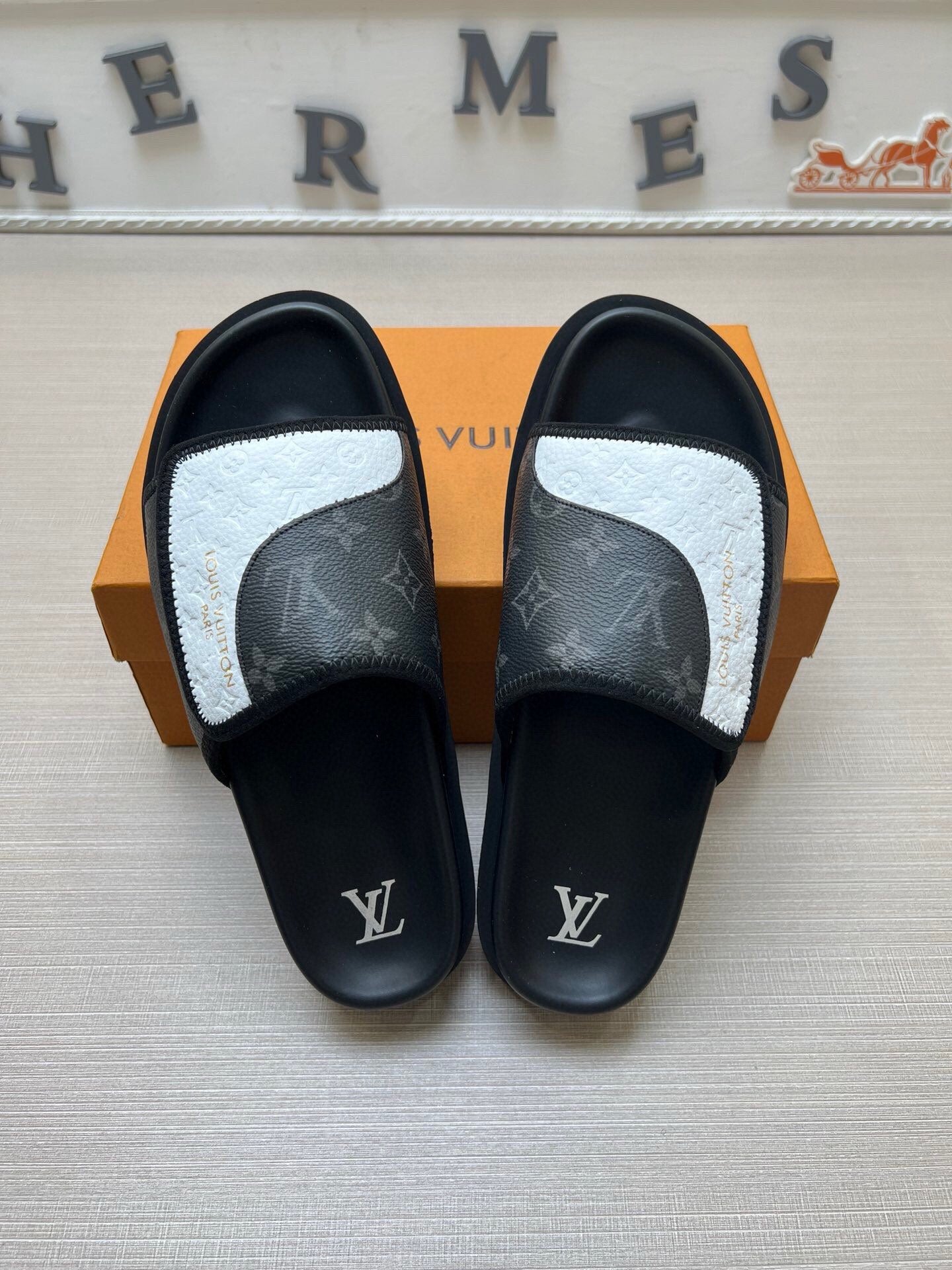 5WE250ZDE Stylish Slippers